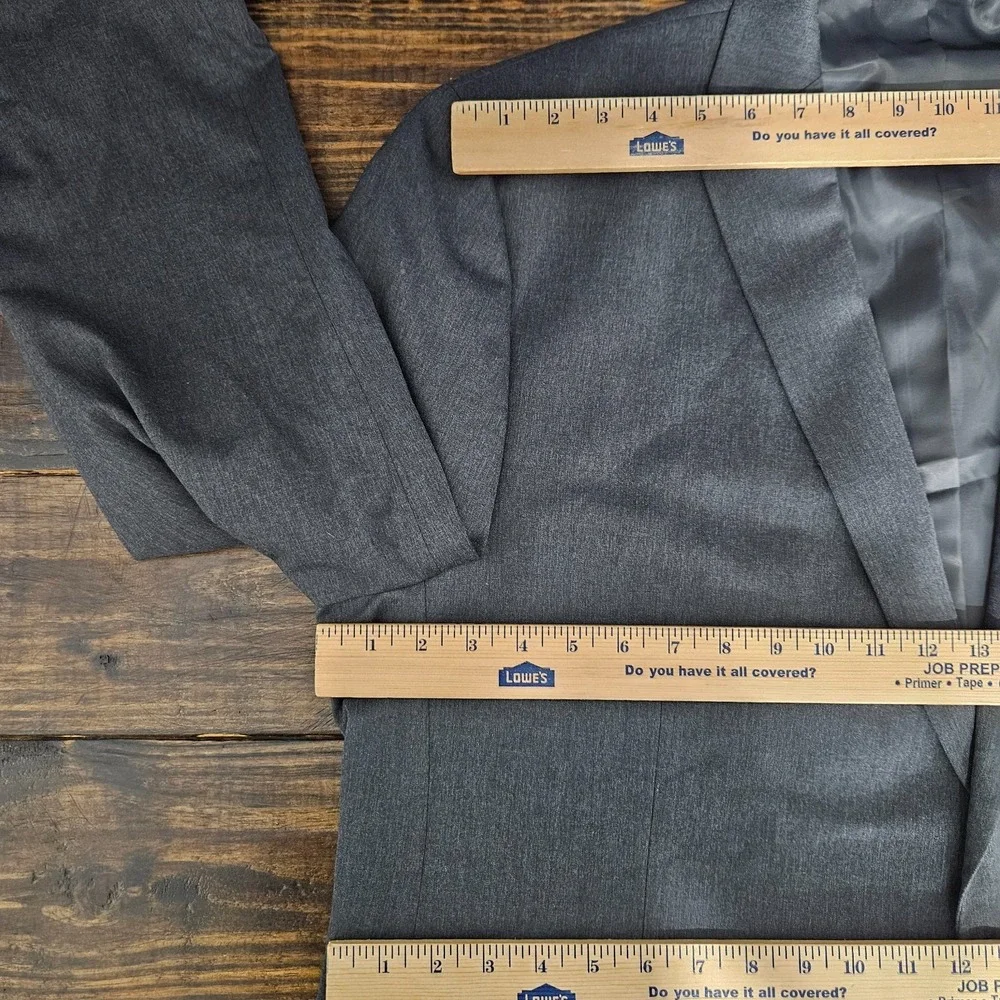 Van Heusen Men's Sport Coat‎ Blazer Two Button Gray Poly  Rayon Blend Size 50R